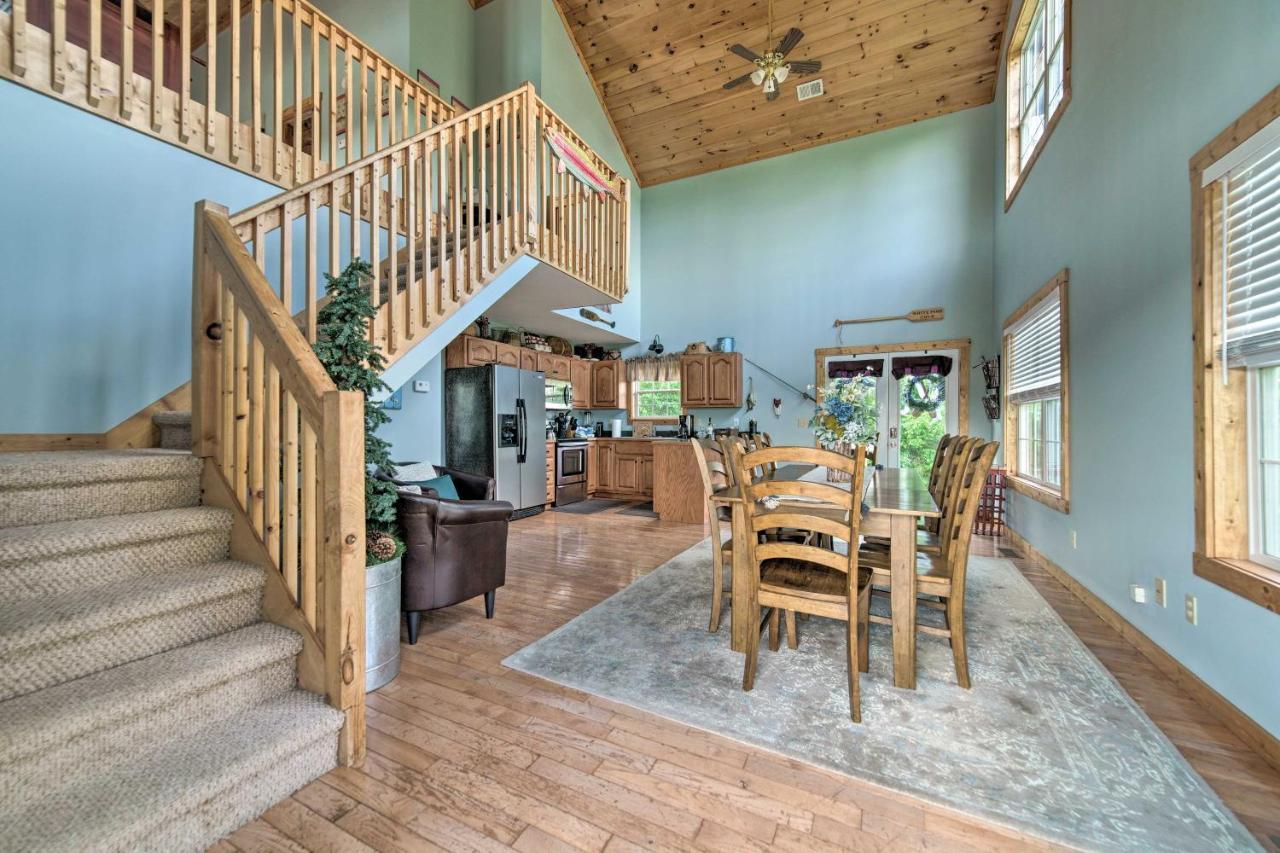Sevierville Lake House With Deck And Foosball Table! Ngoại thất bức ảnh